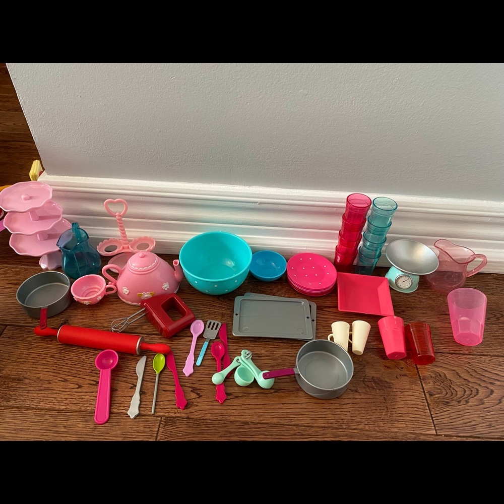Doll kitchen accessories